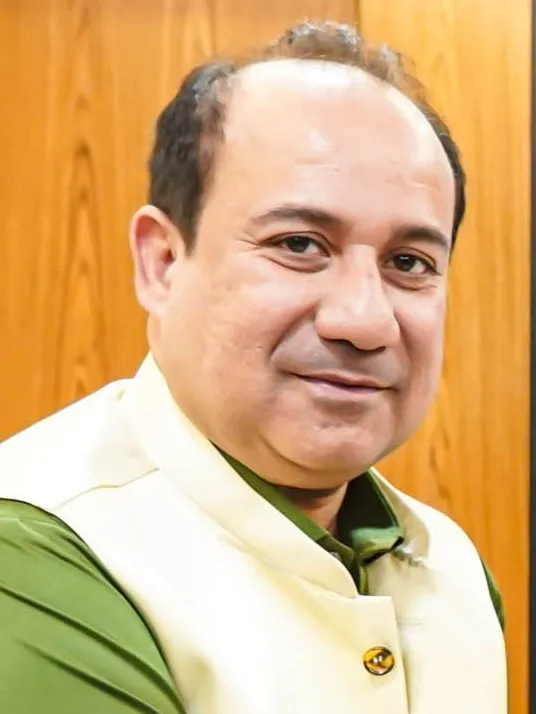 Rahat Fateh Ali Khan, in a public-domain photograph from Wikimedia Commons